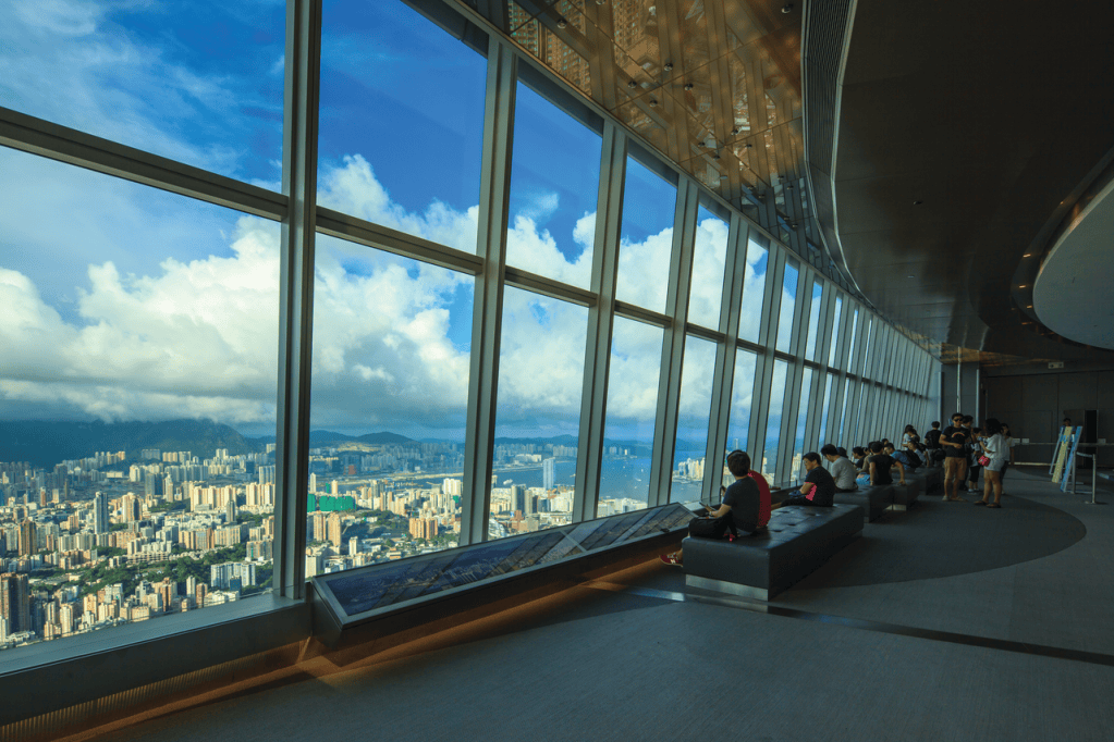 International Commerce Centre, sky100