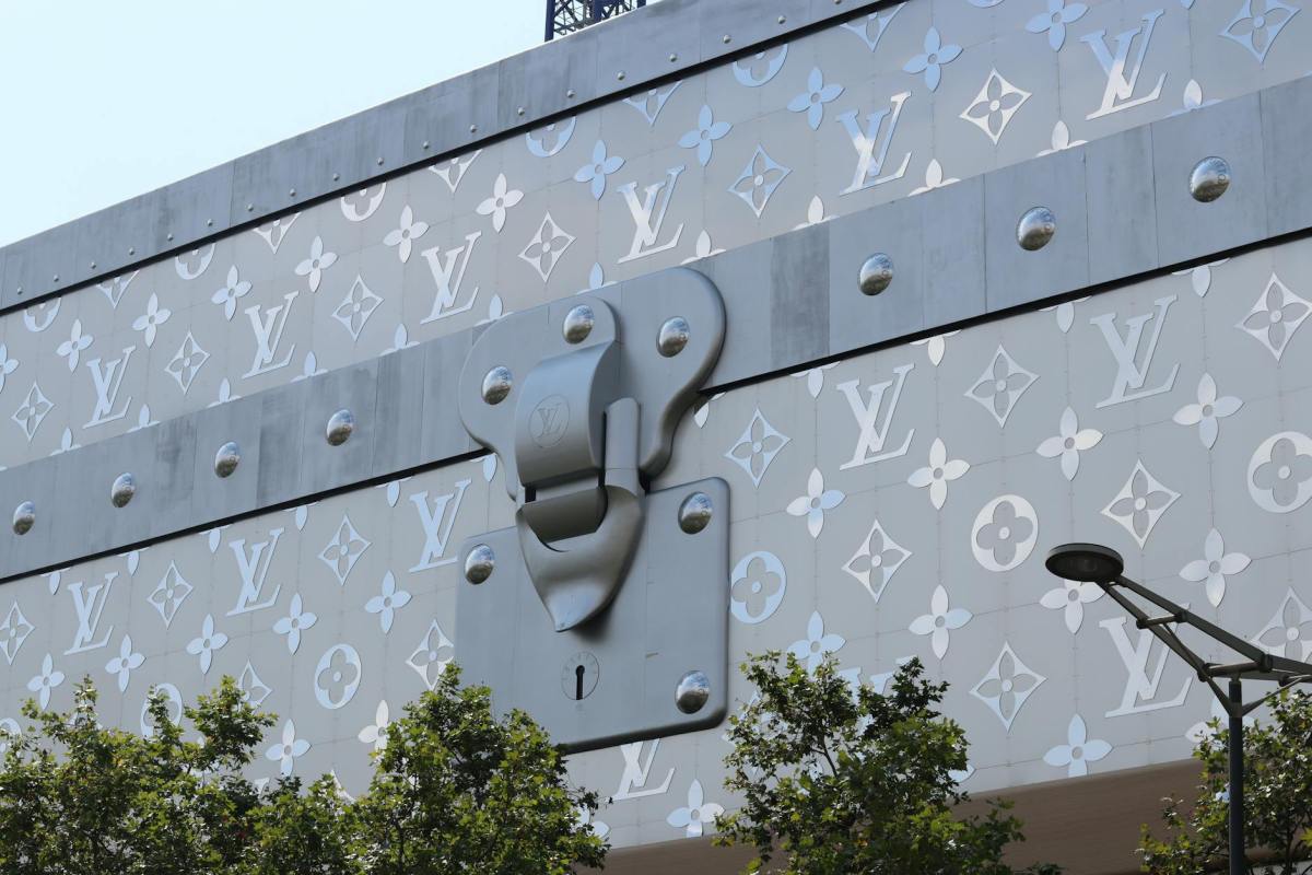 stylish louis vuitton building facade in paris