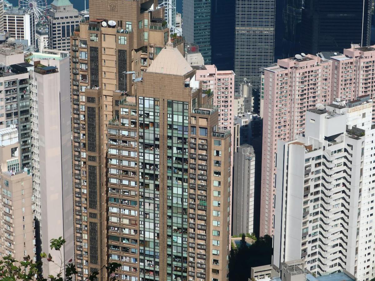 high rise buildings in hong kong skyline